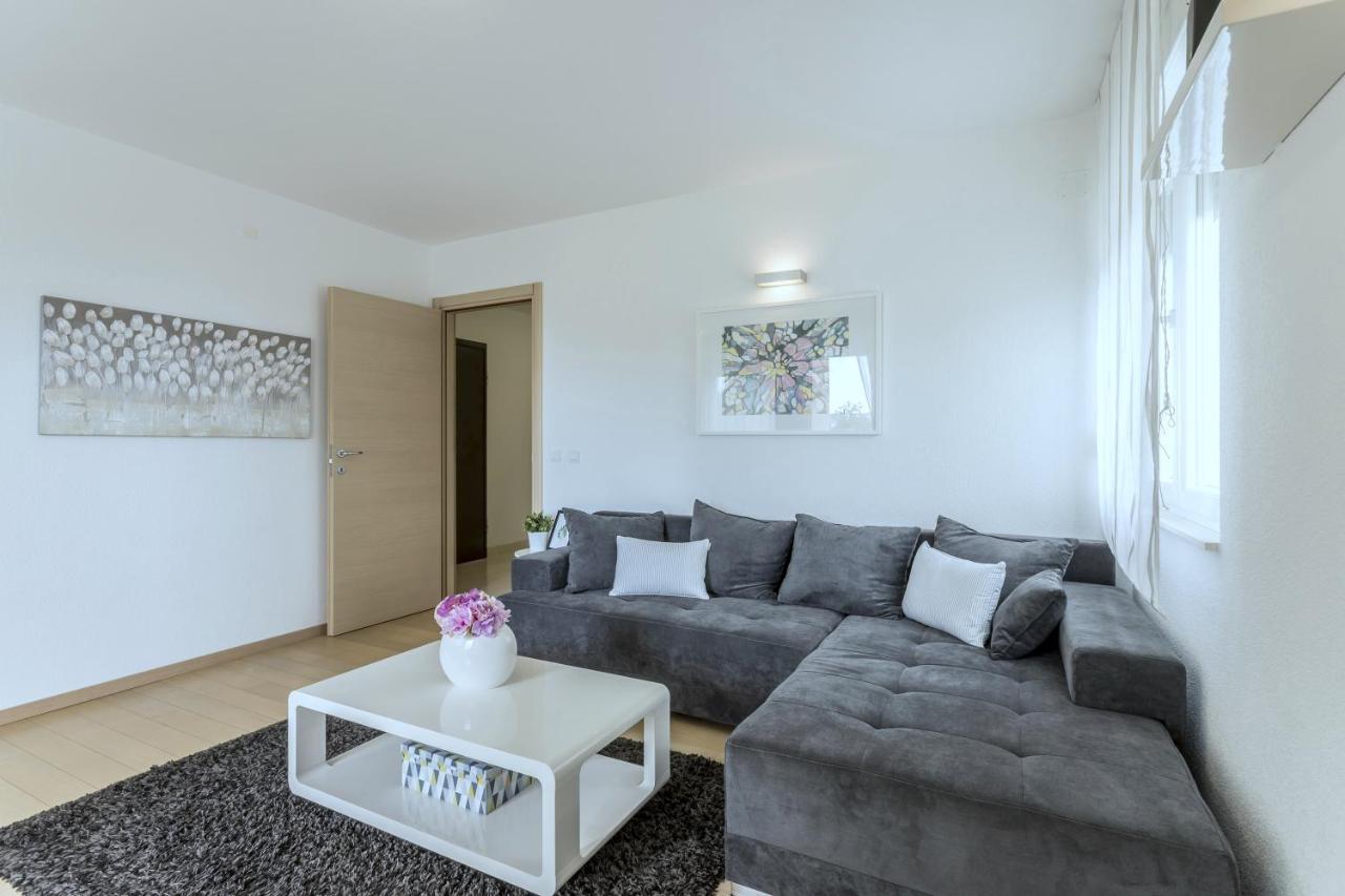Iris Beach Apartments Kastela Exterior photo