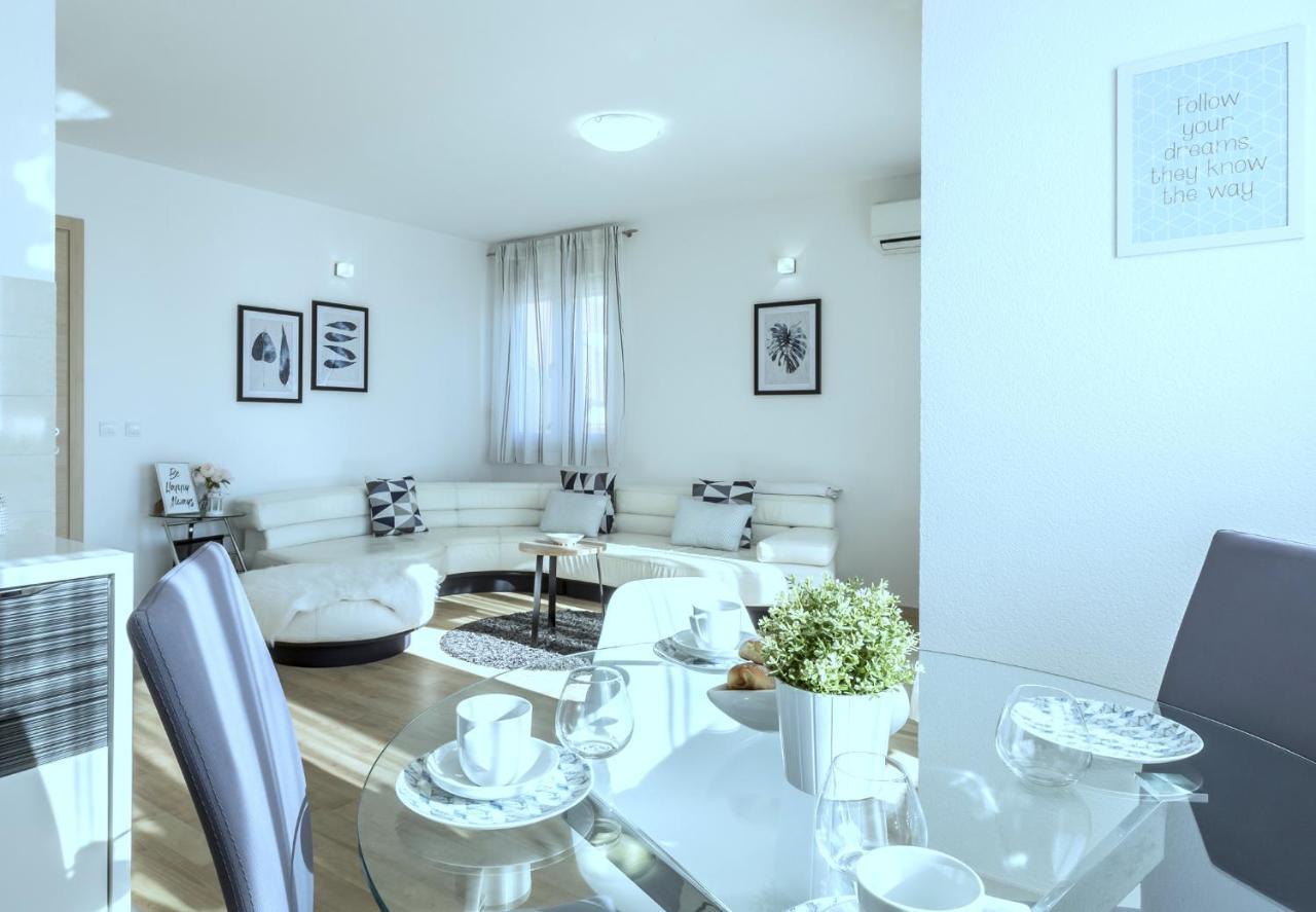 Iris Beach Apartments Kastela Exterior photo